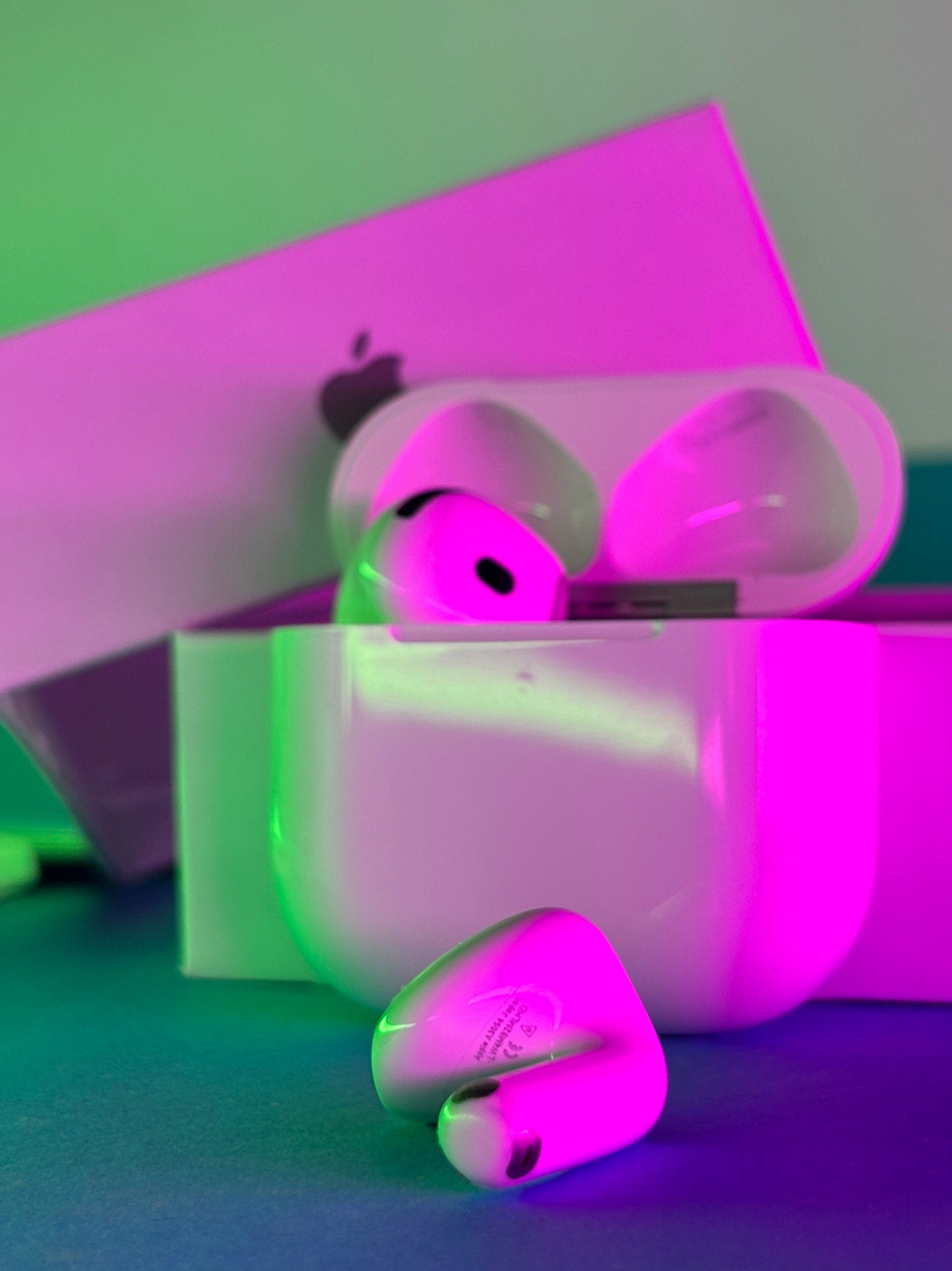 Airpods 4 USB C ANC Buzzer Edition (Free Case)